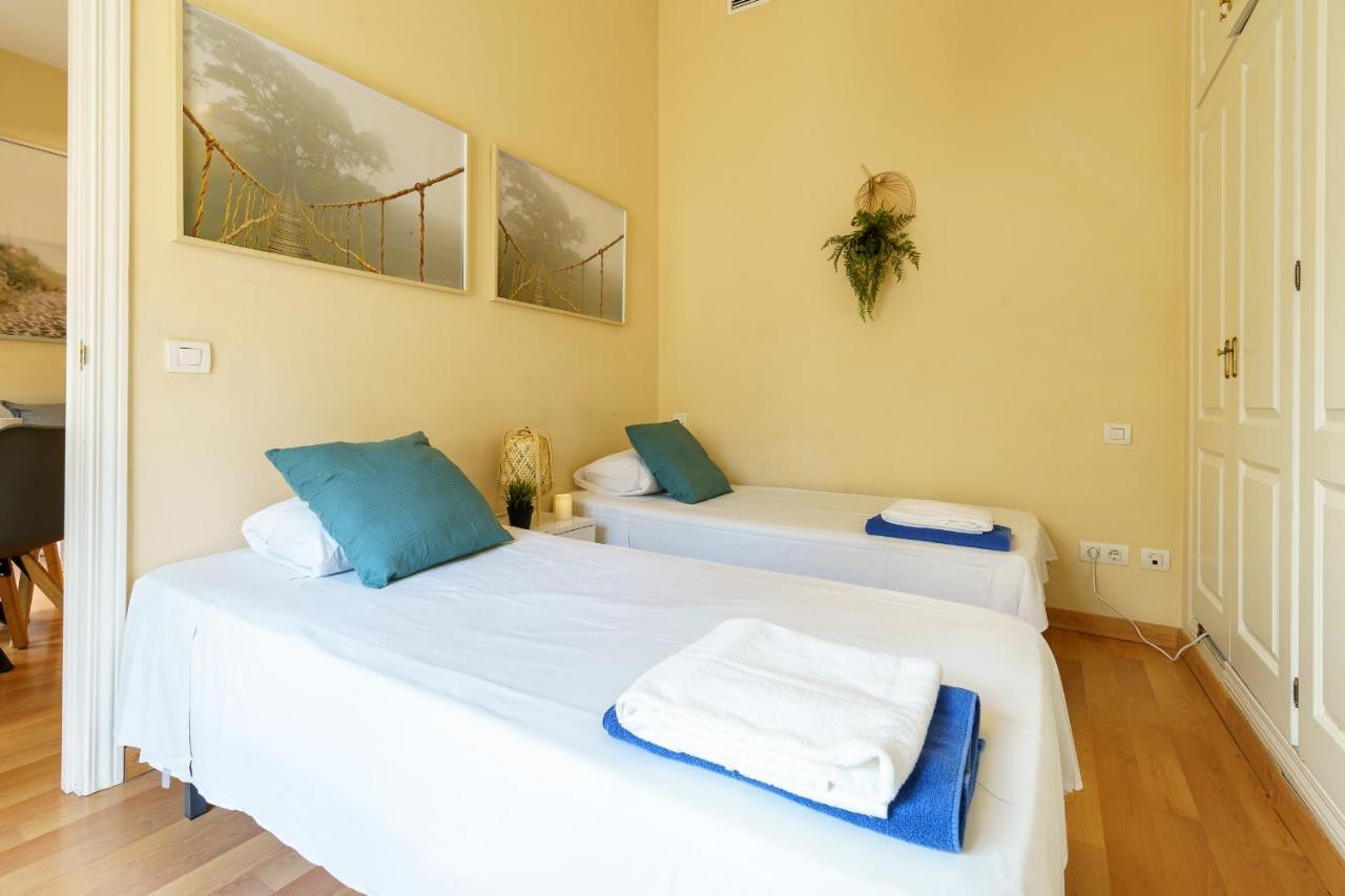 Bright Two-Bedroom Apartment In The Historic Center Malaga Exterior photo